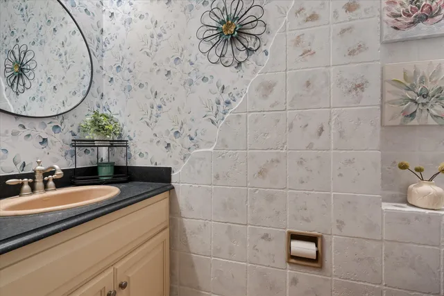 $899,000 | W261N2830 Woodburne Court, Pewaukee, WI 53072