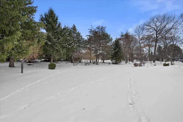 $899,000 | W261N2830 Woodburne Court, Pewaukee, WI 53072