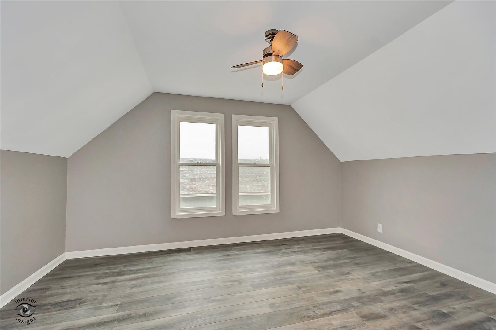 1032 South E Avenue Kankakee, IL 60901 - Photo 21 of 29 an empty room with a window