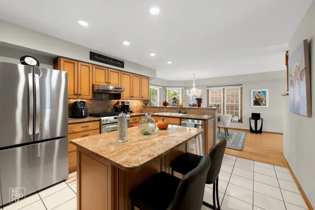 $420,000 | 544 Philip Drive, Bartlett, IL 60103