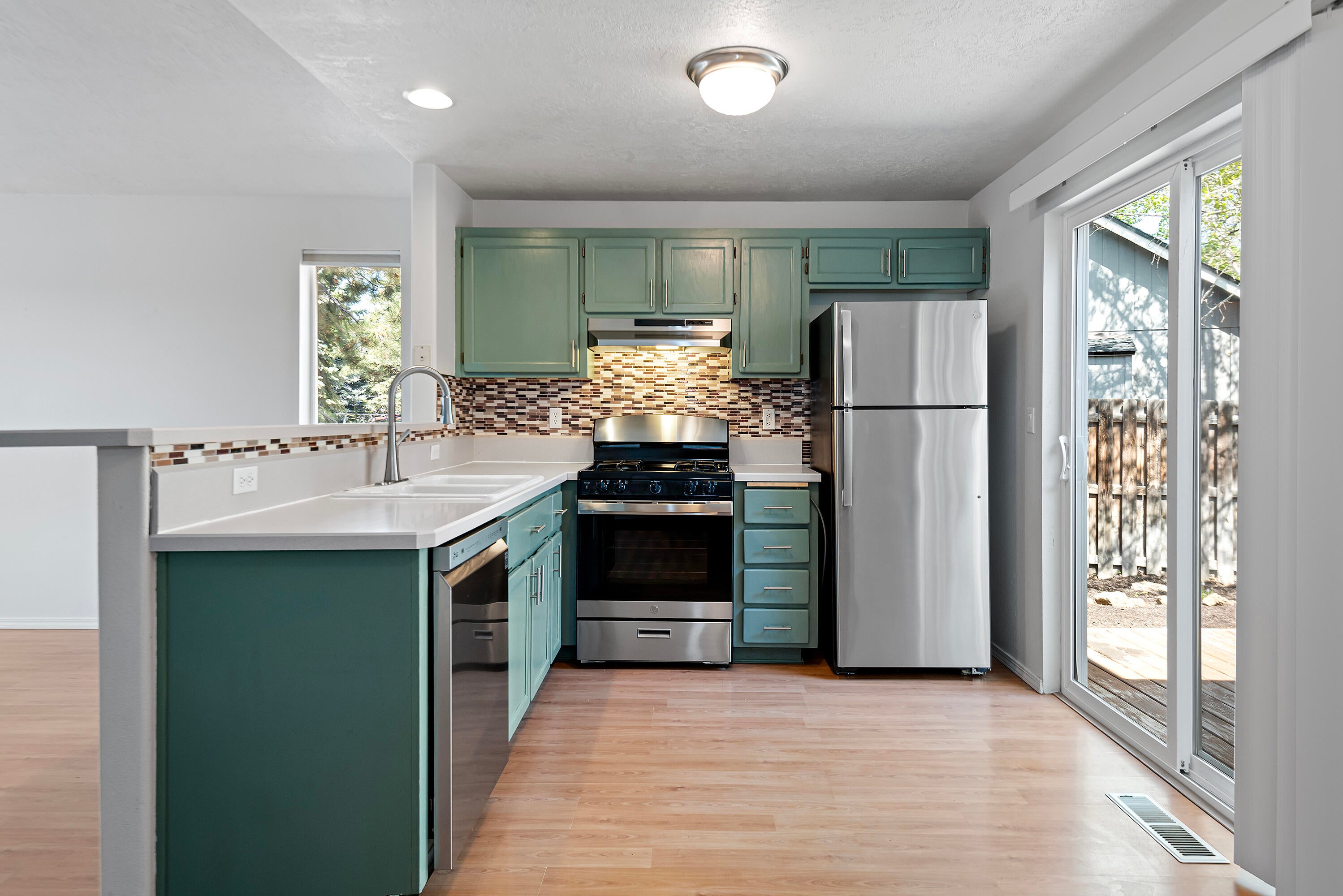 20751 Gallop Road Bend, OR 97701 - Photo 4 of 22 20751_Gallop_Rd_6-print-DSC_5978