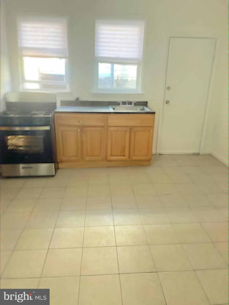 2223 Yelland Street Philadelphia, PA 19140 - Photo 8 of 25 Kitchen