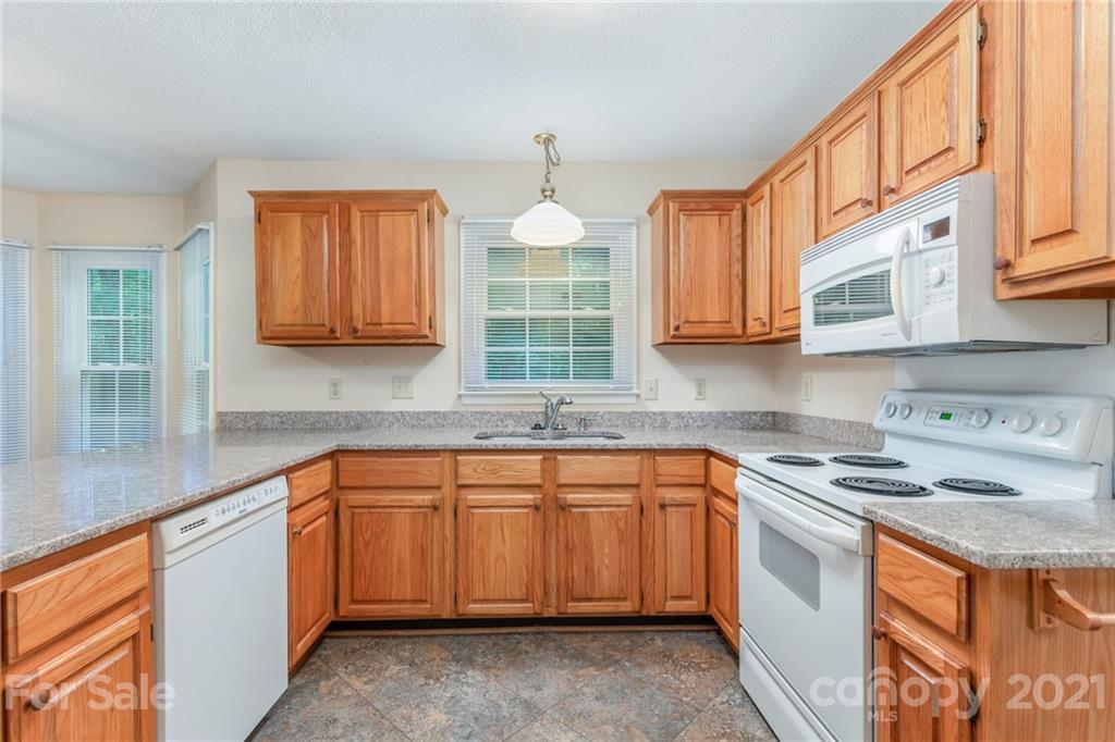 7227 Potter Road Matthews, NC 28104 - Photo 2 of 23 Gallery Image 2