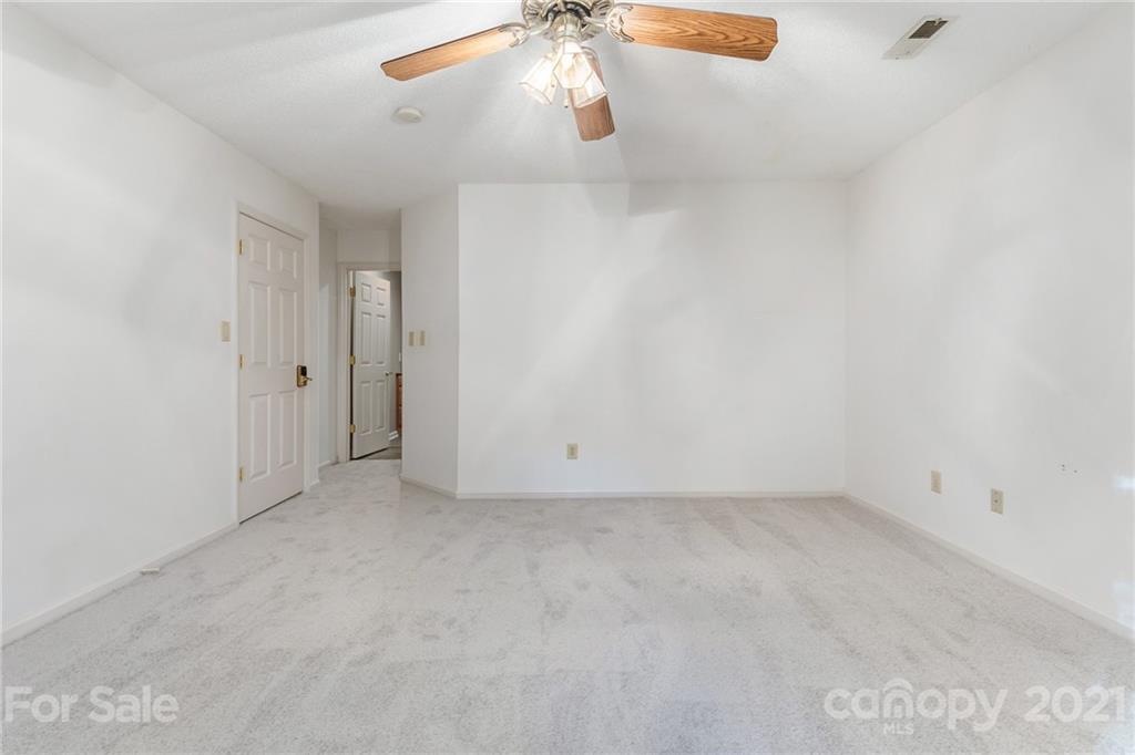 7227 Potter Road Matthews, NC 28104 - Photo 4 of 23 Gallery Image 4
