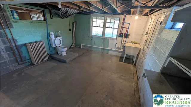 $2,200 | 487 Club Road, Bath, PA 18014