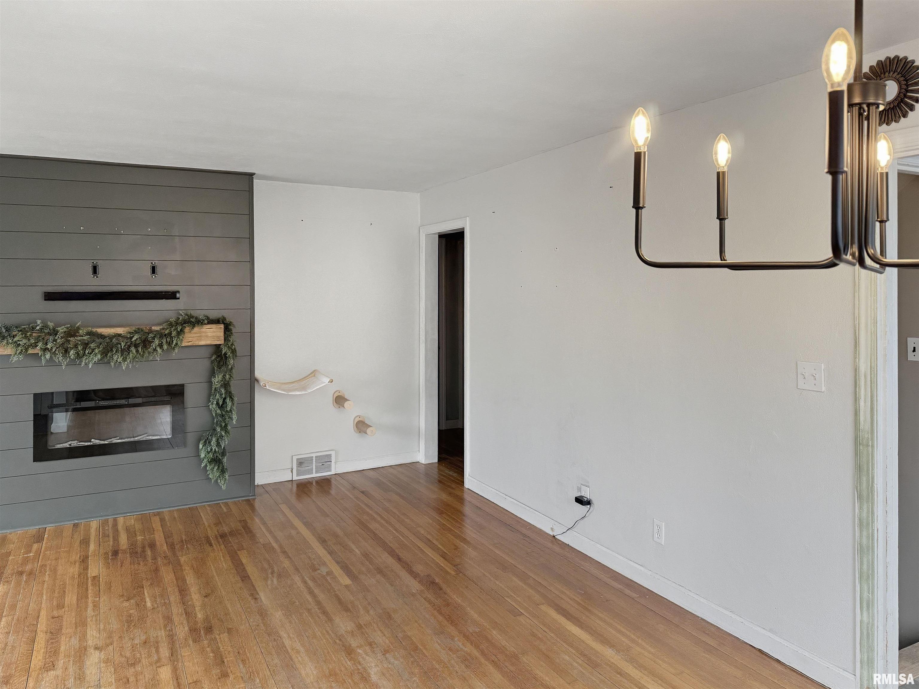 215 Court Drive Washington, IL 61571 - Photo 11 of 44