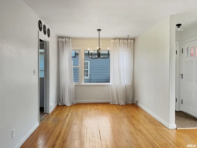 $169,900 | 215 Court Drive, Washington, IL 61571