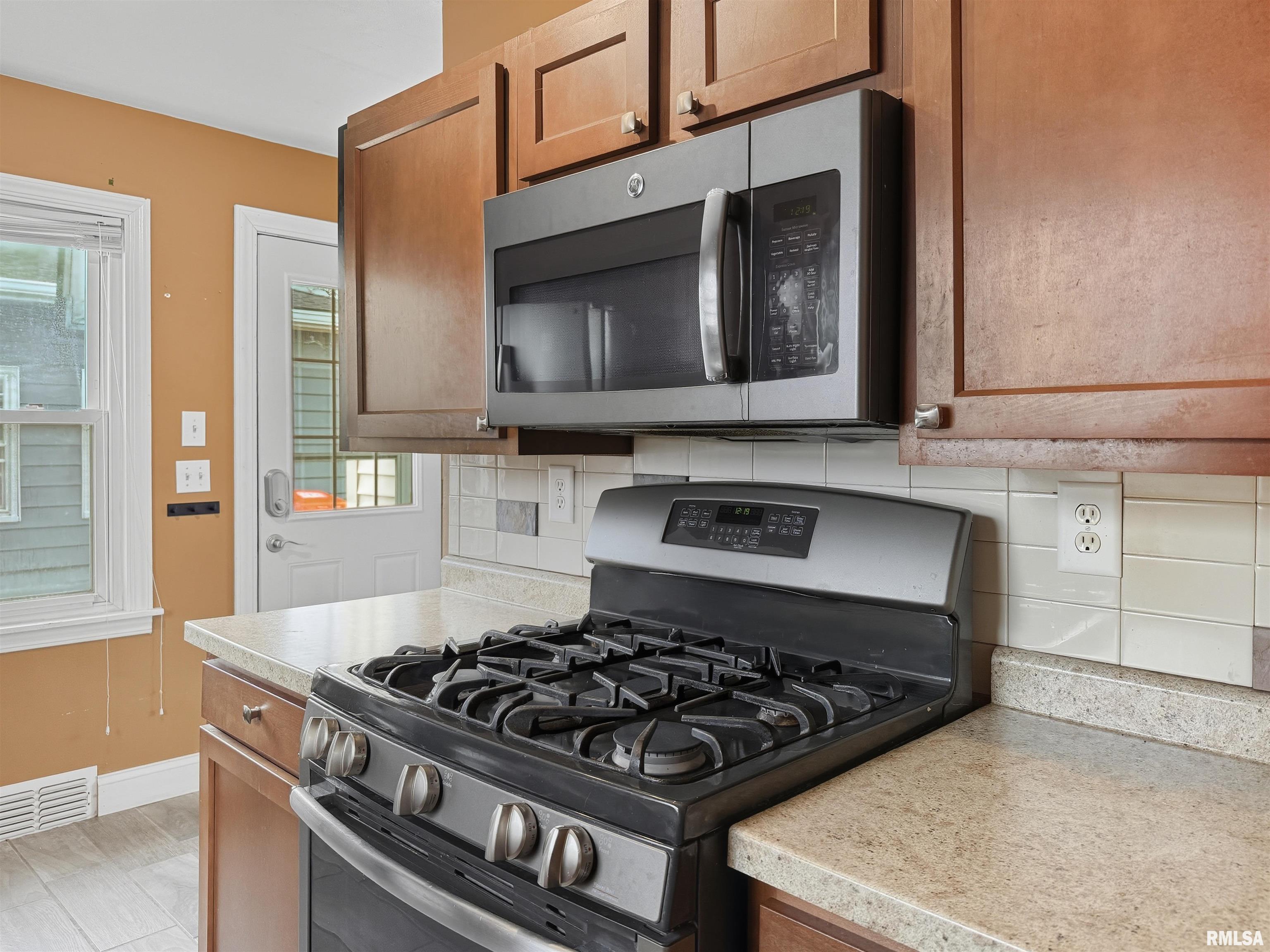 215 Court Drive Washington, IL 61571 - Photo 18 of 44