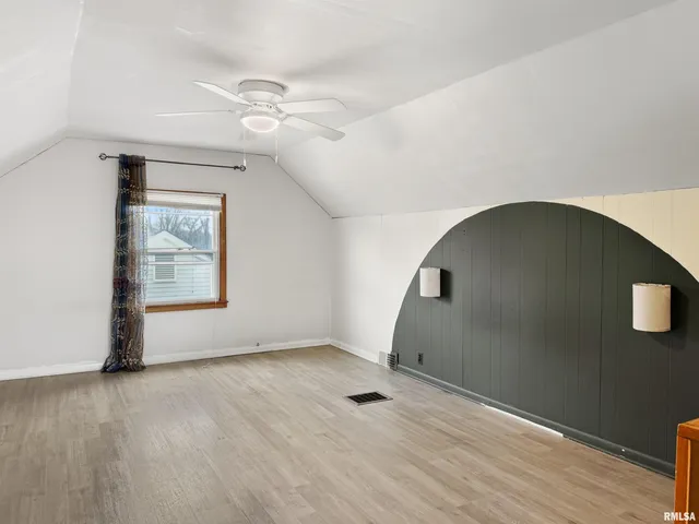 $169,900 | 215 Court Drive, Washington, IL 61571