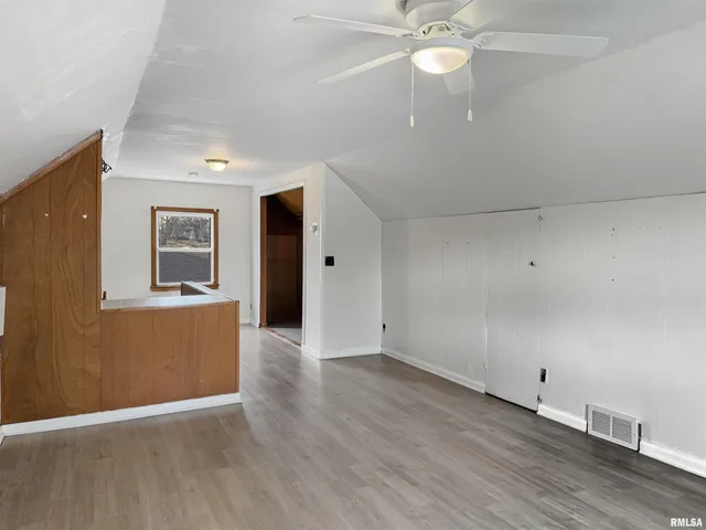 $169,900 | 215 Court Drive, Washington, IL 61571