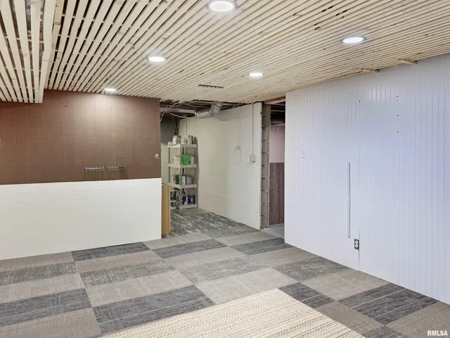 $169,900 | 215 Court Drive, Washington, IL 61571