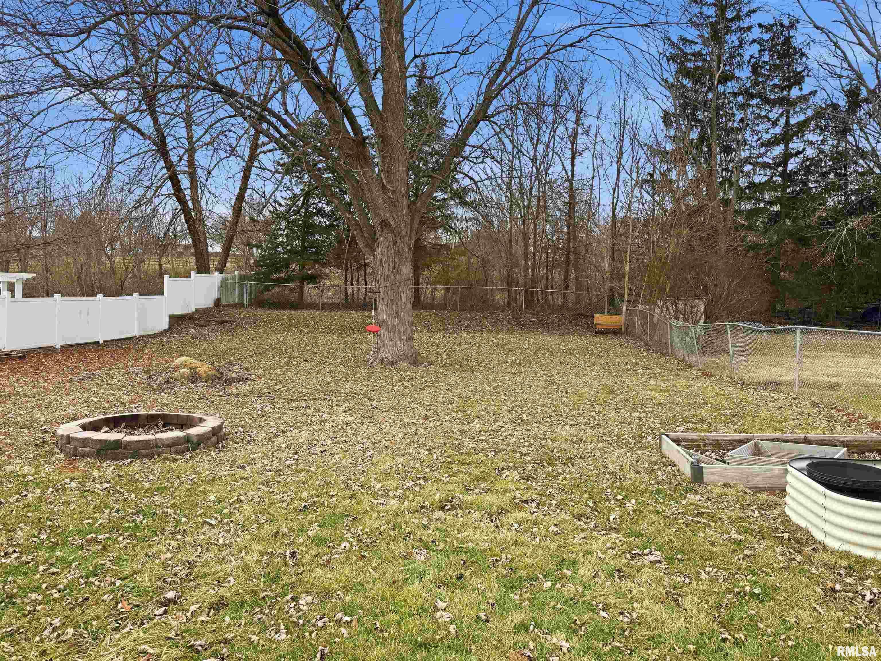 215 Court Drive Washington, IL 61571 - Photo 40 of 44