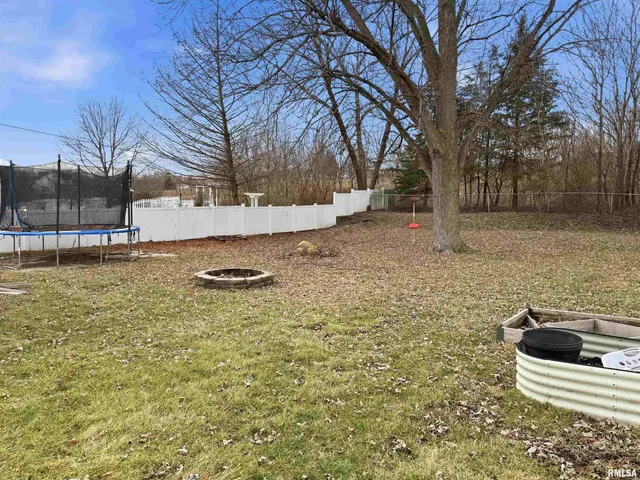 $169,900 | 215 Court Drive, Washington, IL 61571