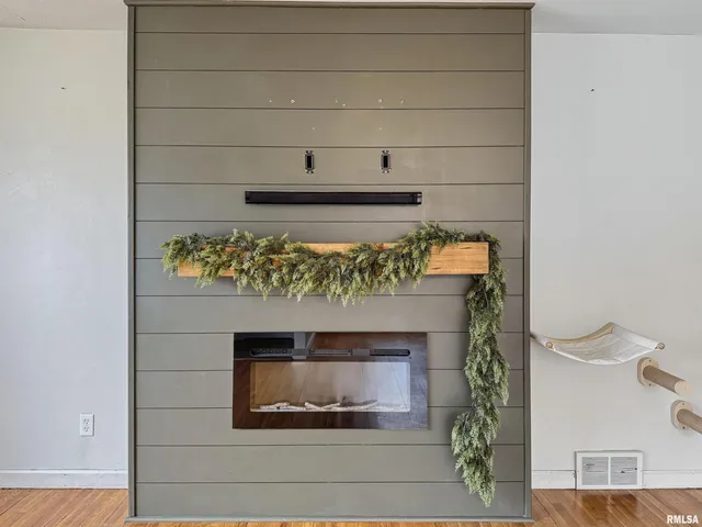 $169,900 | 215 Court Drive, Washington, IL 61571