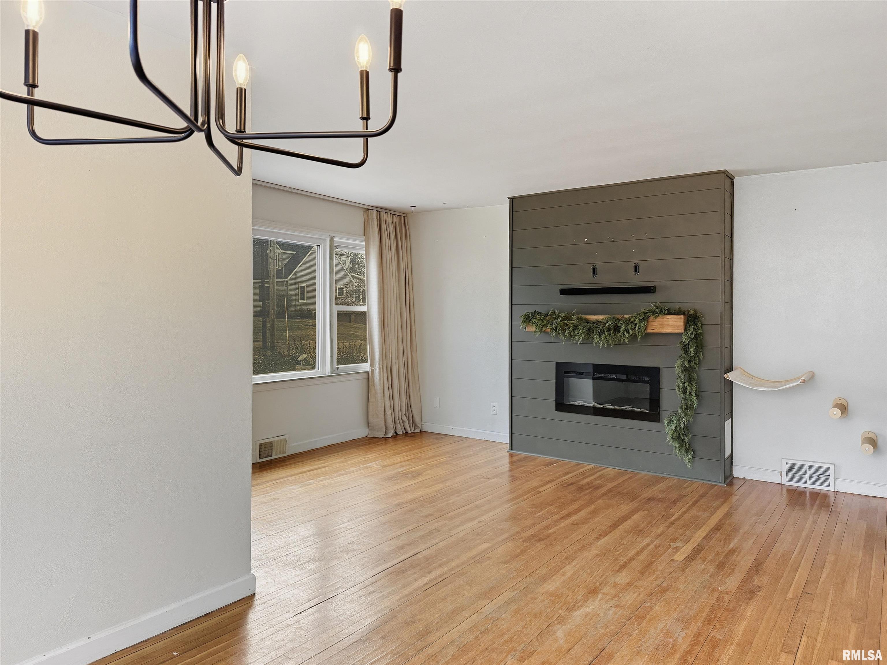 215 Court Drive Washington, IL 61571 - Photo 9 of 44