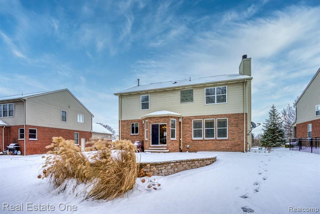 3658 Everett Drive Rochester Hills, MI 48307 - Photo 2 of 43