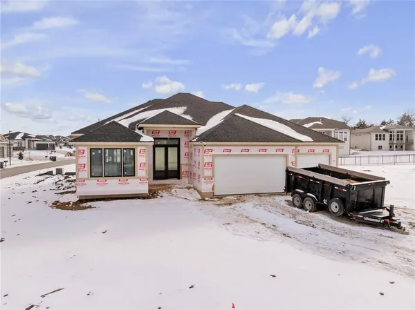 $750,950 | 8996 Shady Bend Road, Lenexa, KS 66227