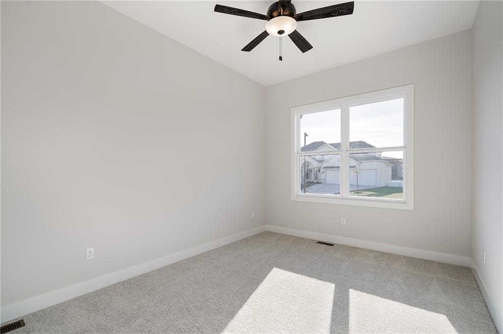 8996 Shady Bend Road Lenexa, KS 66227 - Photo 41 of 58