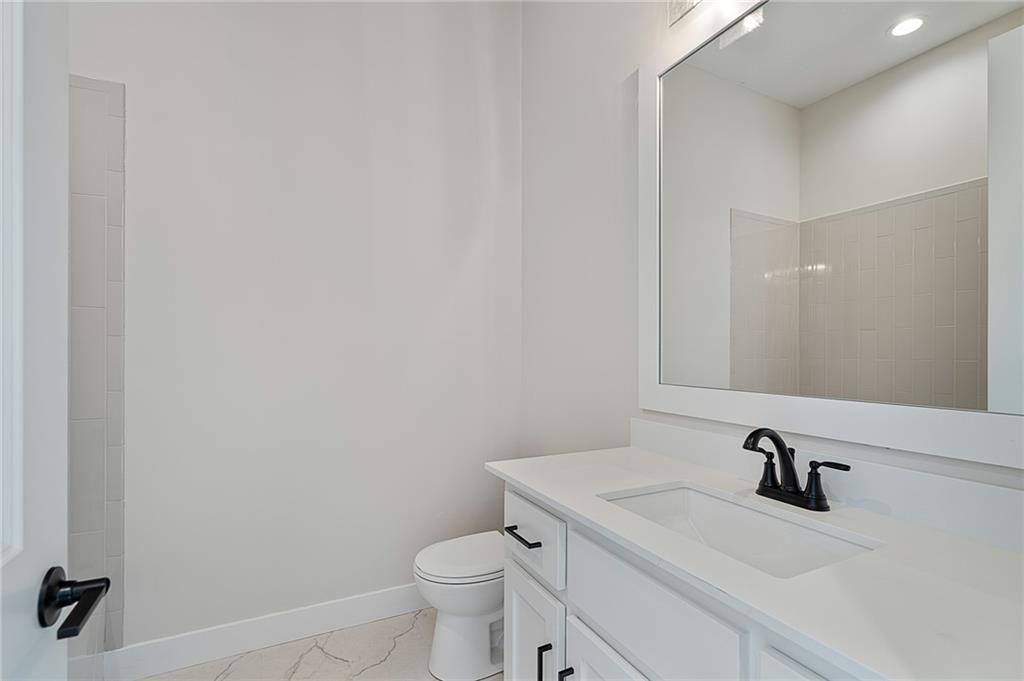 8996 Shady Bend Road Lenexa, KS 66227 - Photo 42 of 58