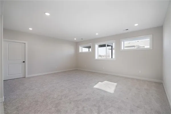 $750,950 | 8996 Shady Bend Road, Lenexa, KS 66227