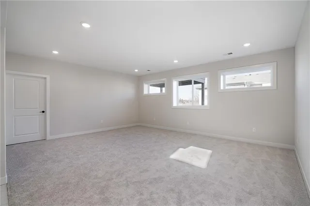 $750,950 | 8996 Shady Bend Road, Lenexa, KS 66227