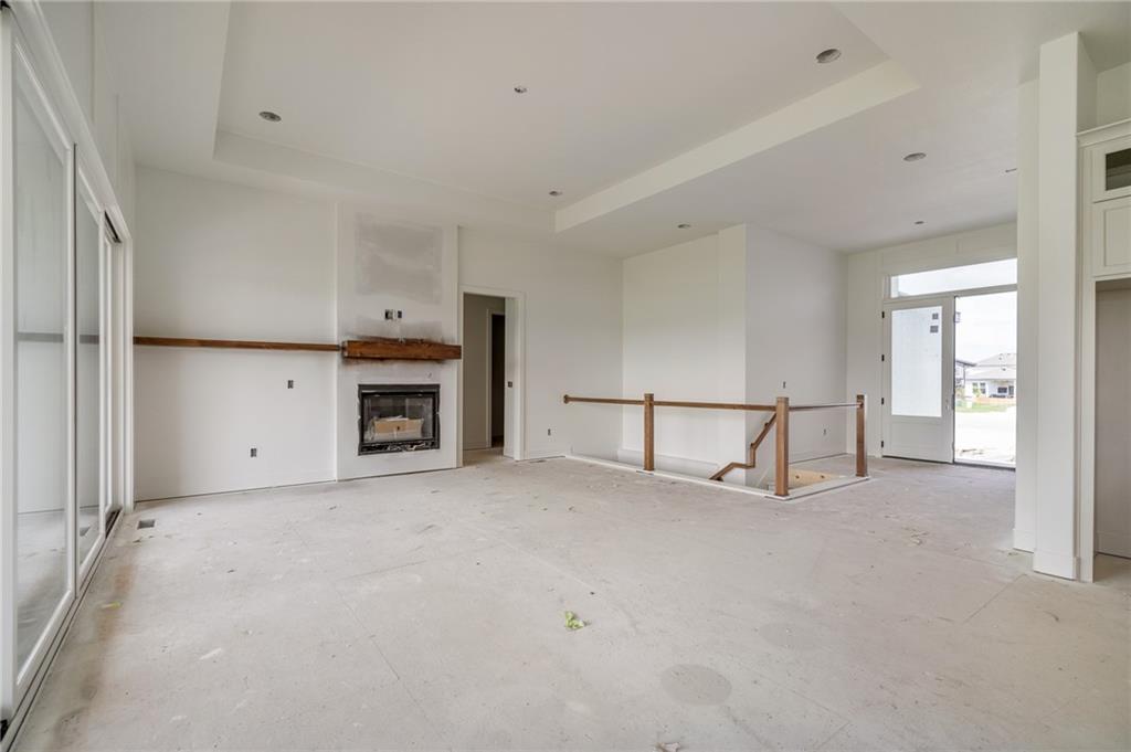 8996 Shady Bend Road Lenexa, KS 66227 - Photo 6 of 58