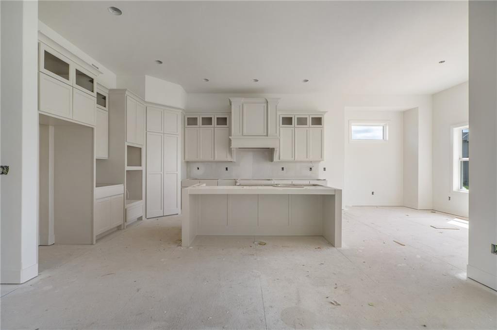 8996 Shady Bend Road Lenexa, KS 66227 - Photo 7 of 58