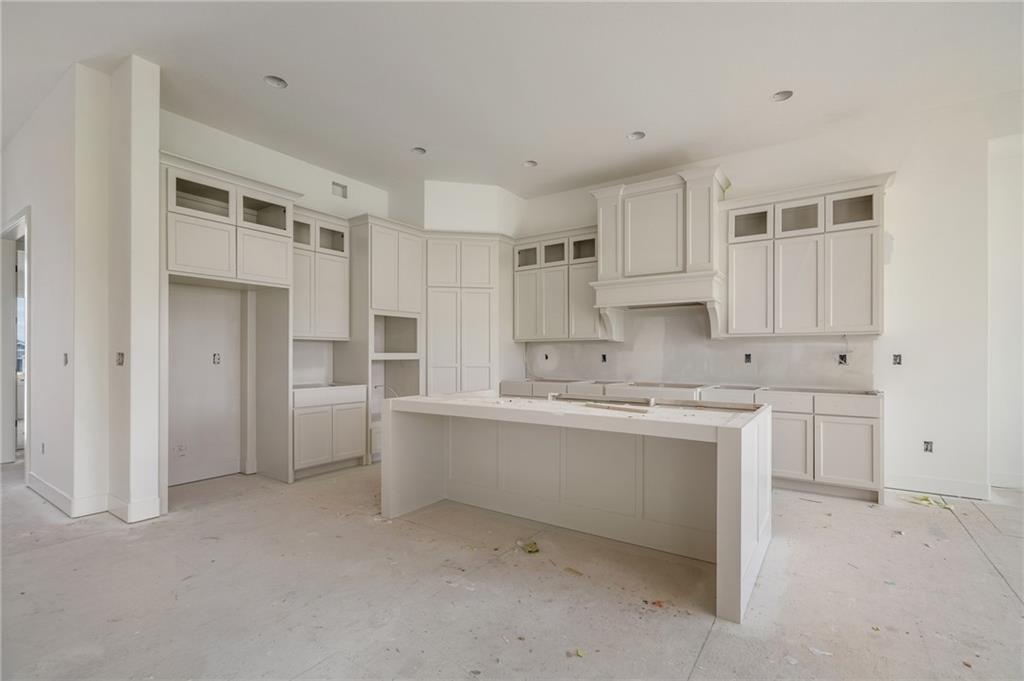 8996 Shady Bend Road Lenexa, KS 66227 - Photo 8 of 58