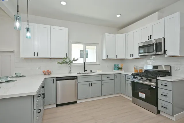 $998,000 | 3914 Agua Vista Street, Oakland, CA 94601