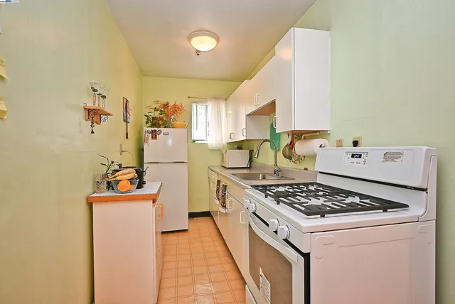 $998,000 | 3914 Agua Vista Street, Oakland, CA 94601