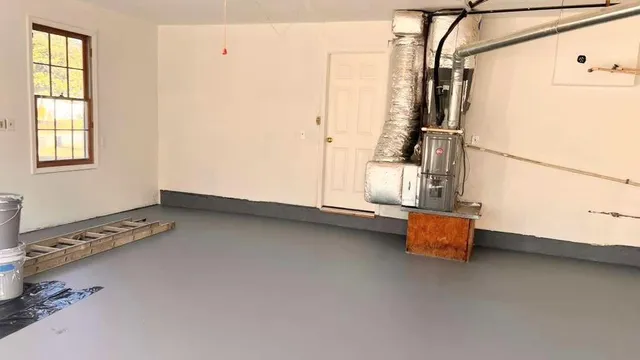 a view of yard with trees