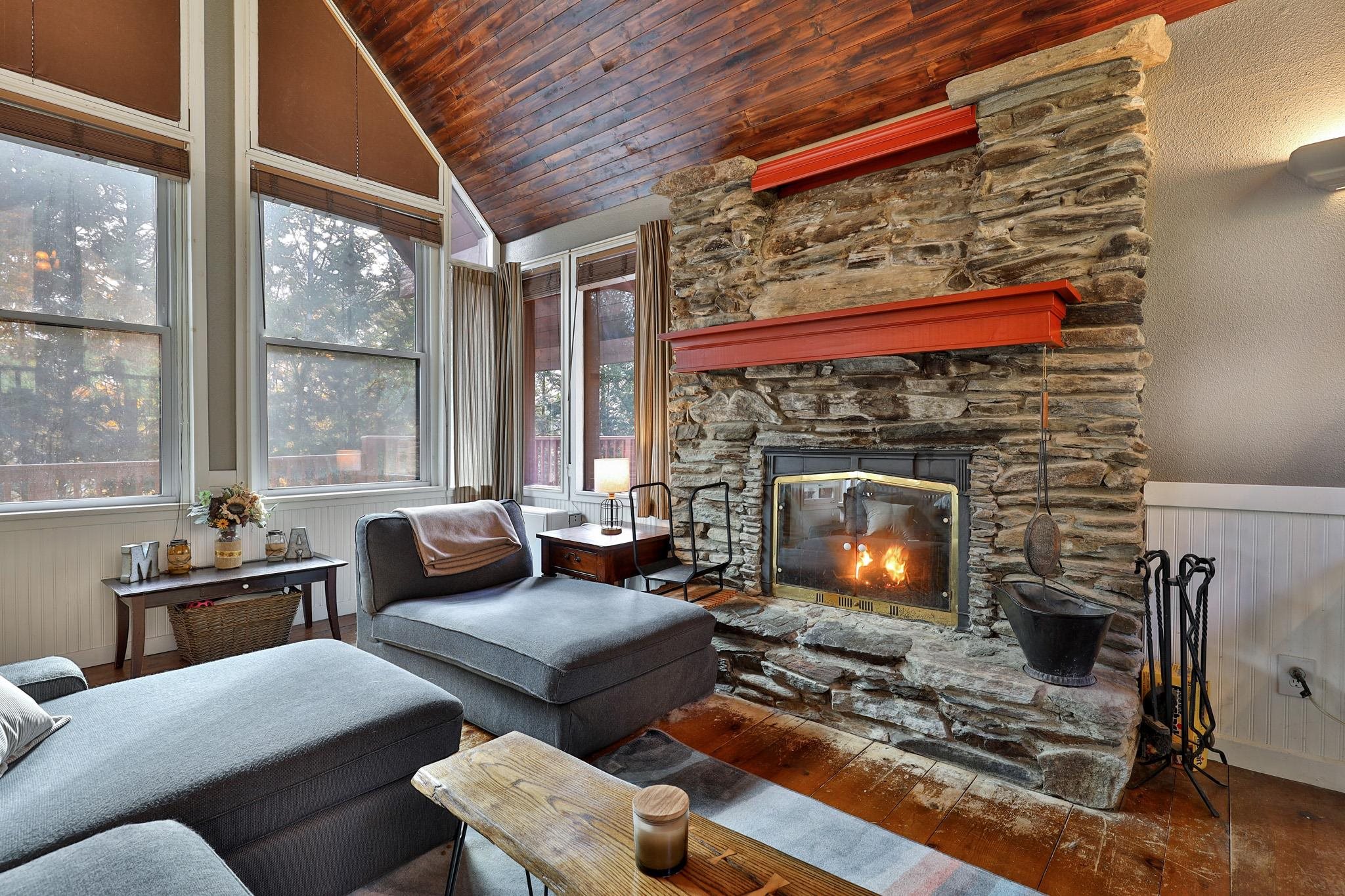 430 Hawk Mountain Road Pittsfield, VT 05762 - Photo 4 of 48