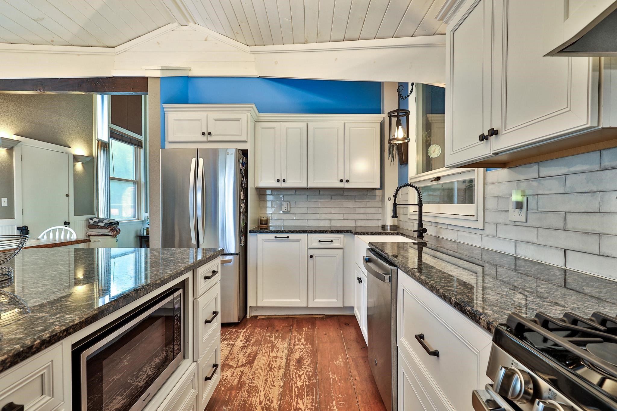 430 Hawk Mountain Road Pittsfield, VT 05762 - Photo 10 of 48