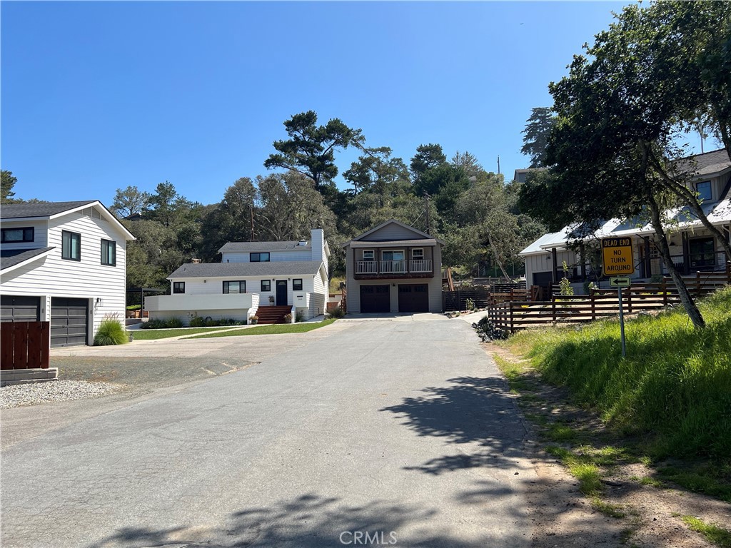 2480 Ross Road Cambria, CA 93428 - Photo 7 of 12 Looking into the cul de sac at the end of Ross Rd., lots are on the right