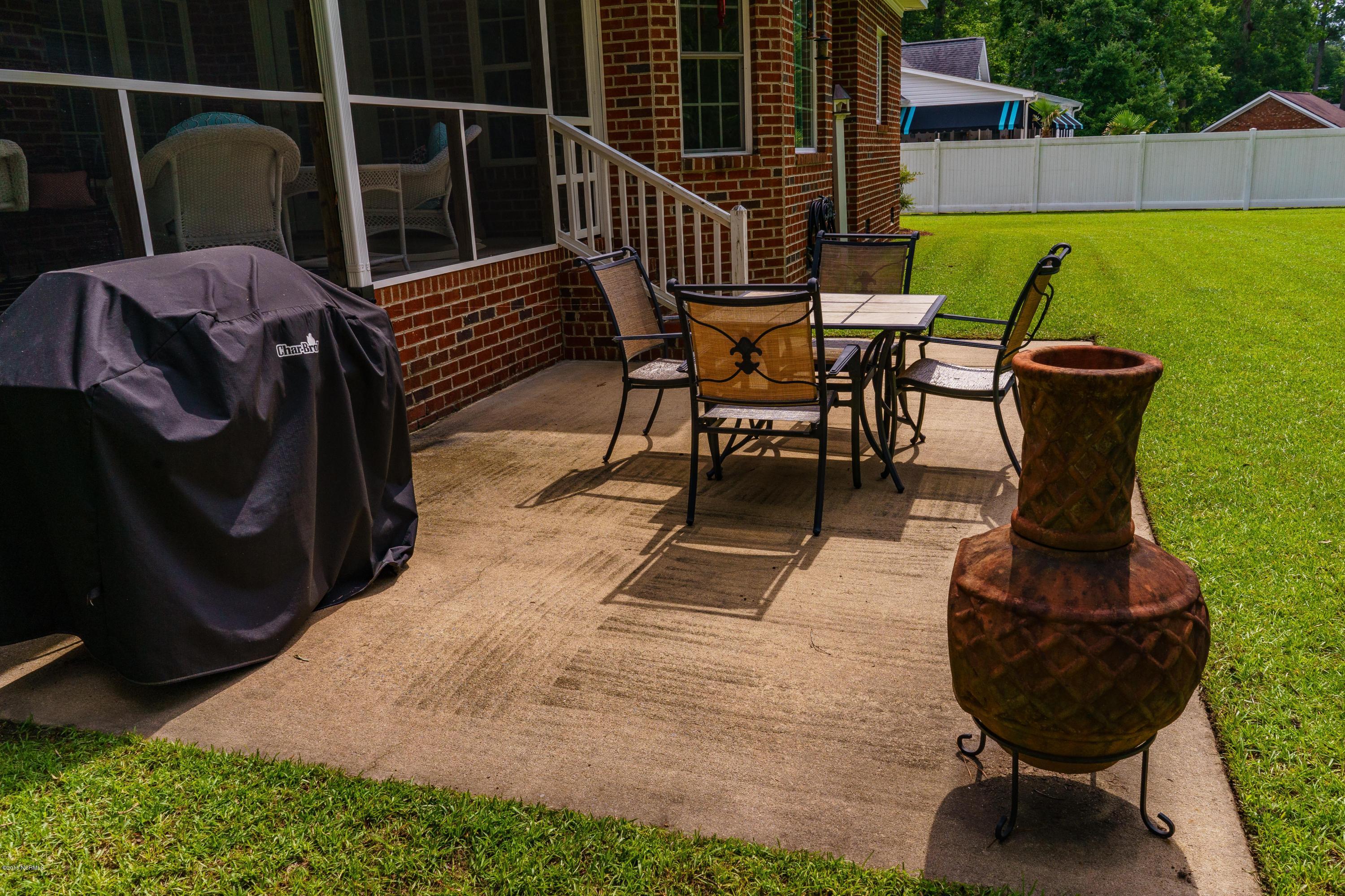 404 Lodge Road Washington, NC 27889 - Photo 7 of 36 404 Lodge Rd009