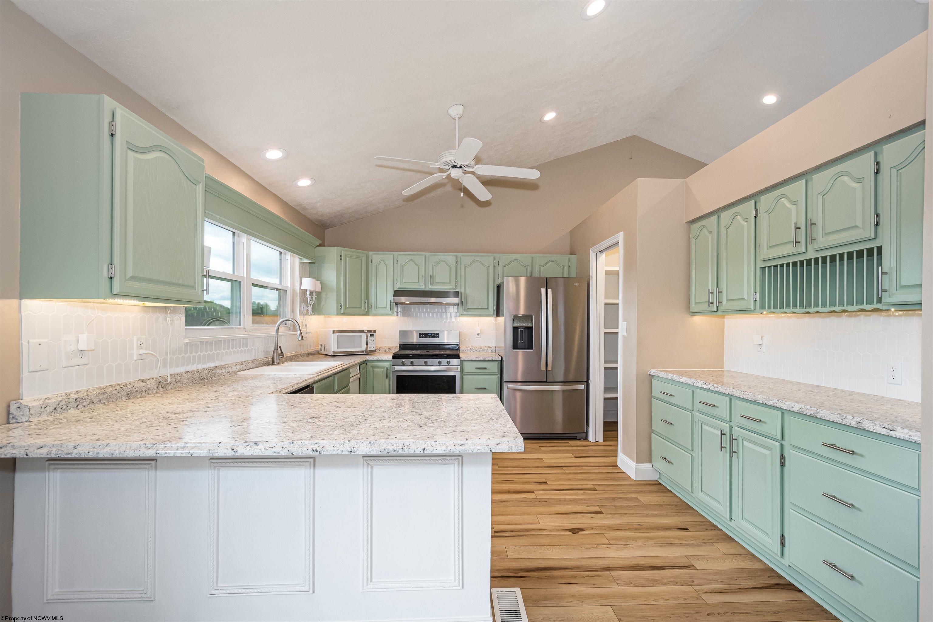 206 Suzanne Road Morgantown, WV 26501 - Photo 16 of 50 Gallery Image 16