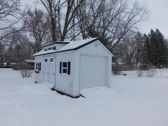 $194,000 | 160 Fairfield Drive, Coldwater, MI 49036