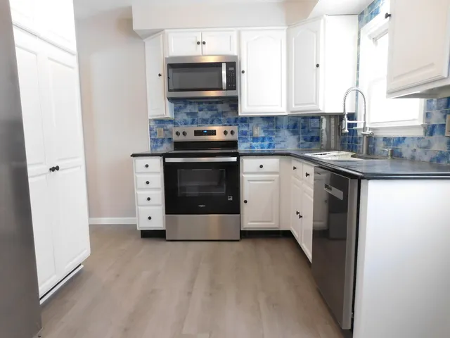 $194,000 | 160 Fairfield Drive, Coldwater, MI 49036