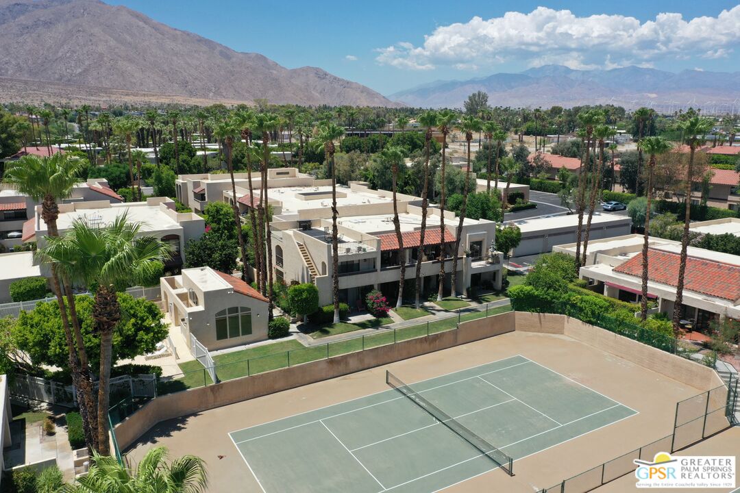 200 East Racquet Club Road, Unit 45 Palm Springs, CA 92262 - Photo 35 of 36 a view of a basketball court