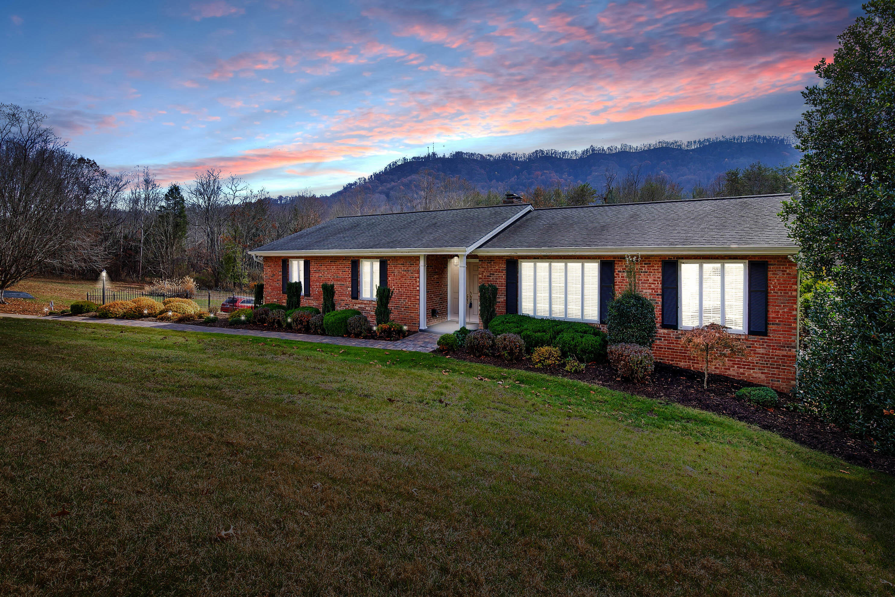 808 Ridgefields Road Kingsport, TN 37660 - Photo 1 of 50 001_ridgefields