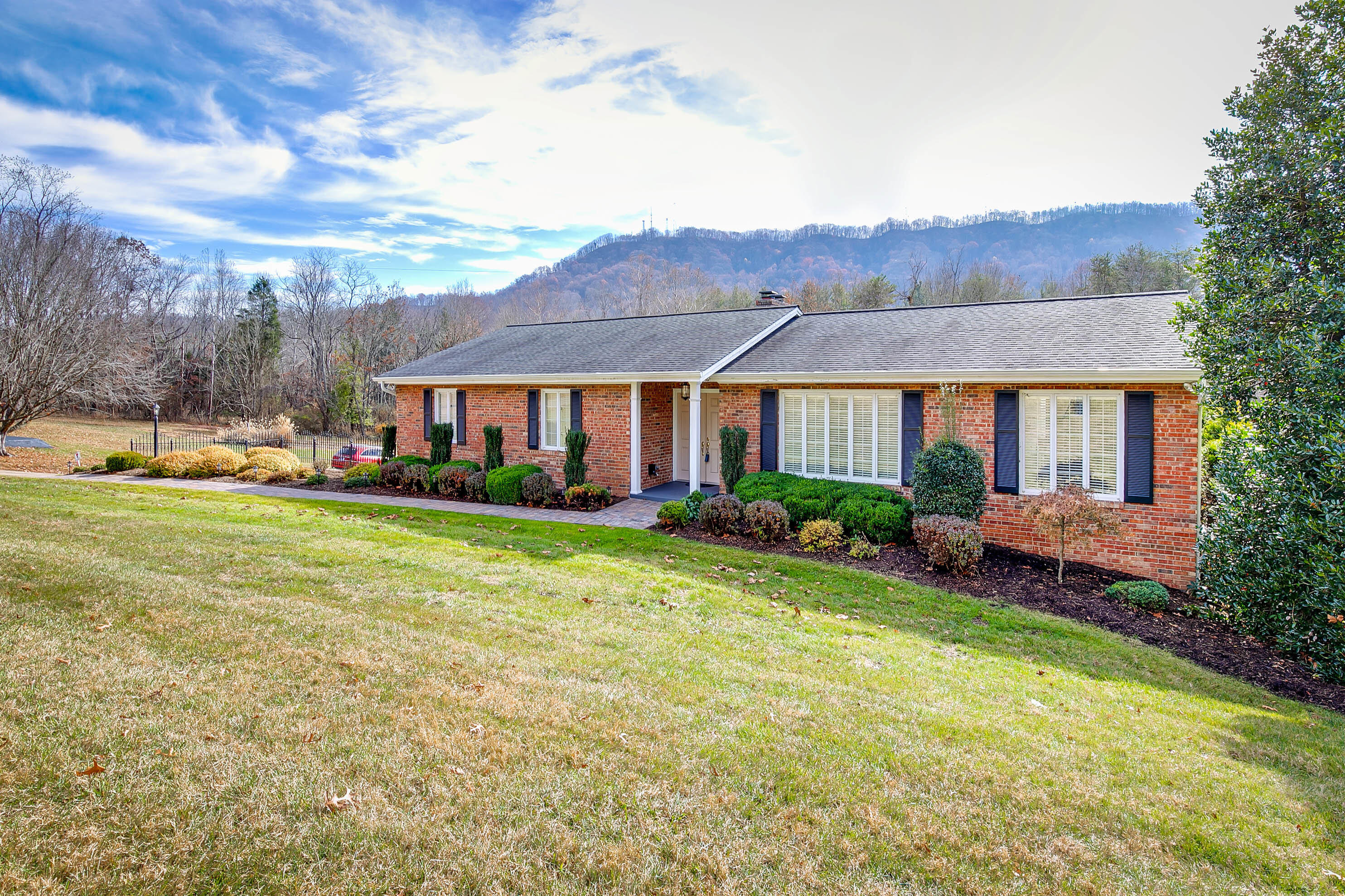 808 Ridgefields Road Kingsport, TN 37660 - Photo 2 of 50 002_ridgefields-2