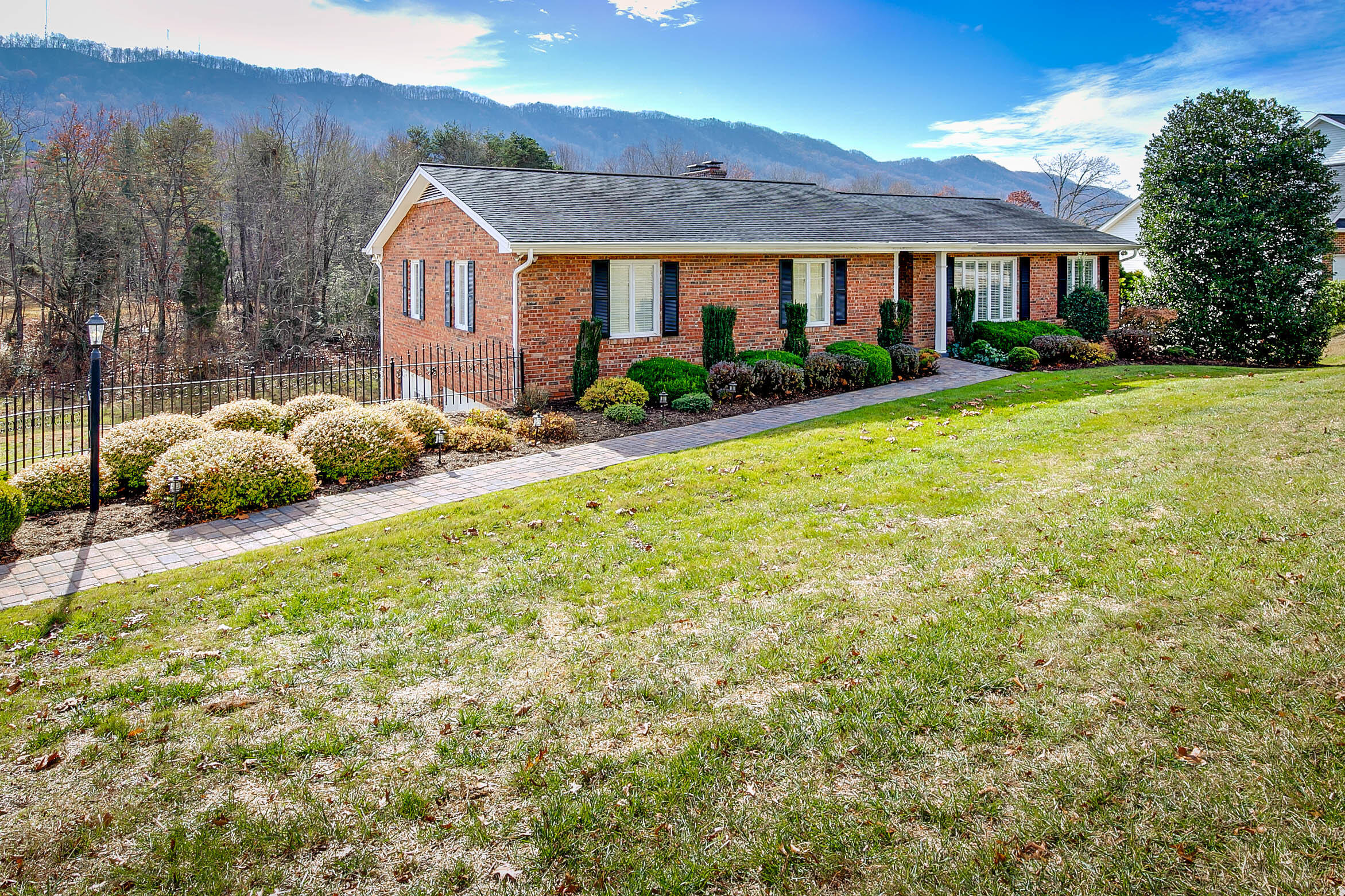 808 Ridgefields Road Kingsport, TN 37660 - Photo 5 of 50 005_ridgefields-5