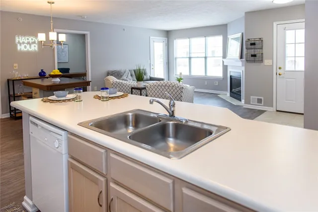 $2,065 | 906 Farmstead Court, Chili, NY 14428