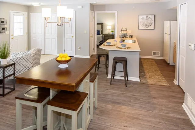 $2,065 | 906 Farmstead Court, Chili, NY 14428