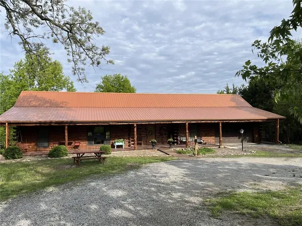 $345,600 | 220 North Elm Street, Stanberry, MO 64489