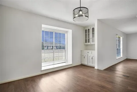 $274,900 | 4948 East St Charles Avenue, Lake Charles, LA 70605