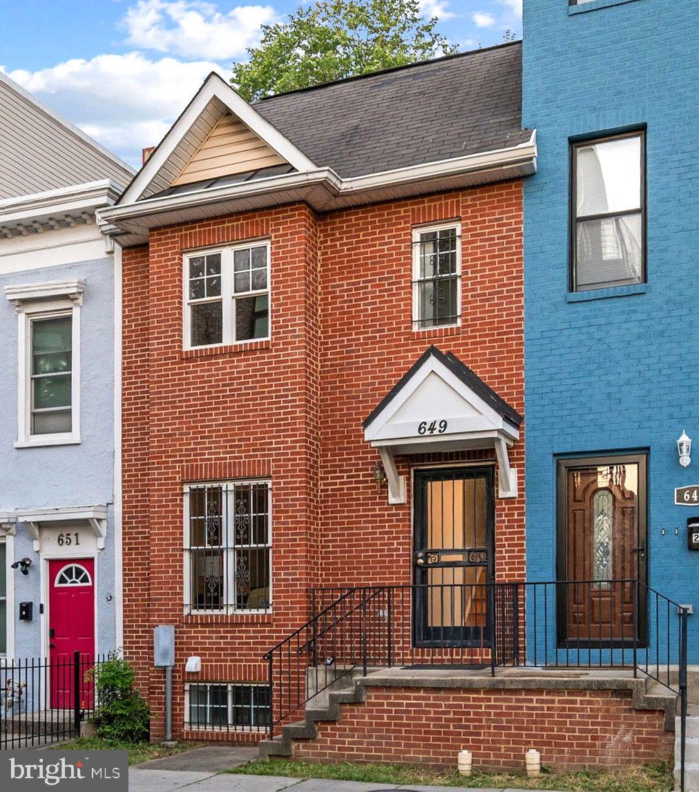 649 16th Street Northeast Washington, DC 20002 - Photo 2 of 38