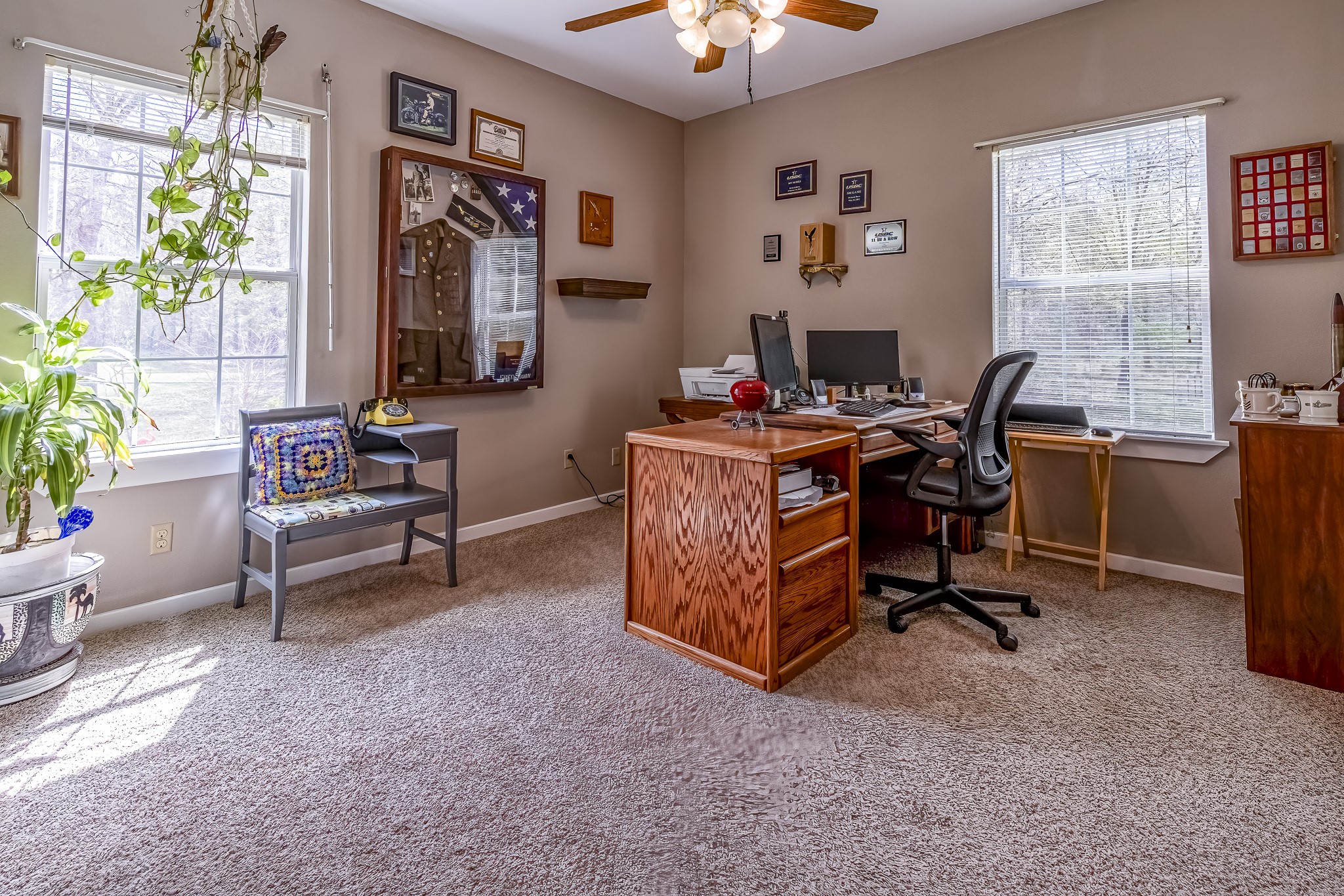 188 Pullin Road Corrigan, TX 75939 - Photo 20 of 50 a workspace with a bookshelf