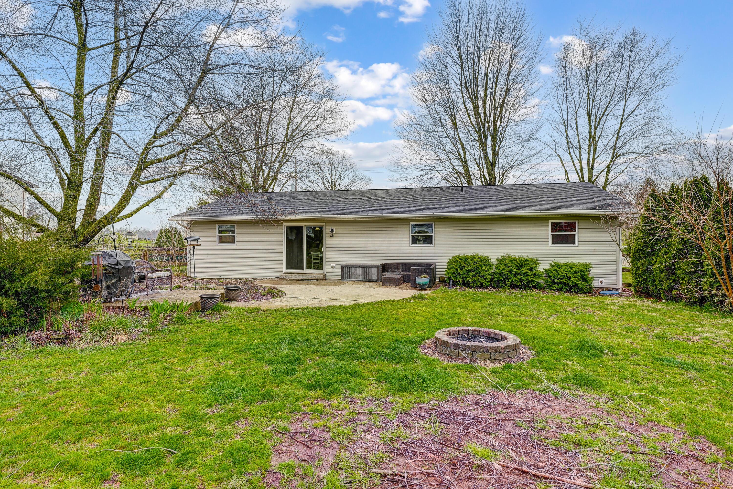 3720 Bunty Station Road Delaware, OH 43015 - Photo 39 of 49 Back Patio