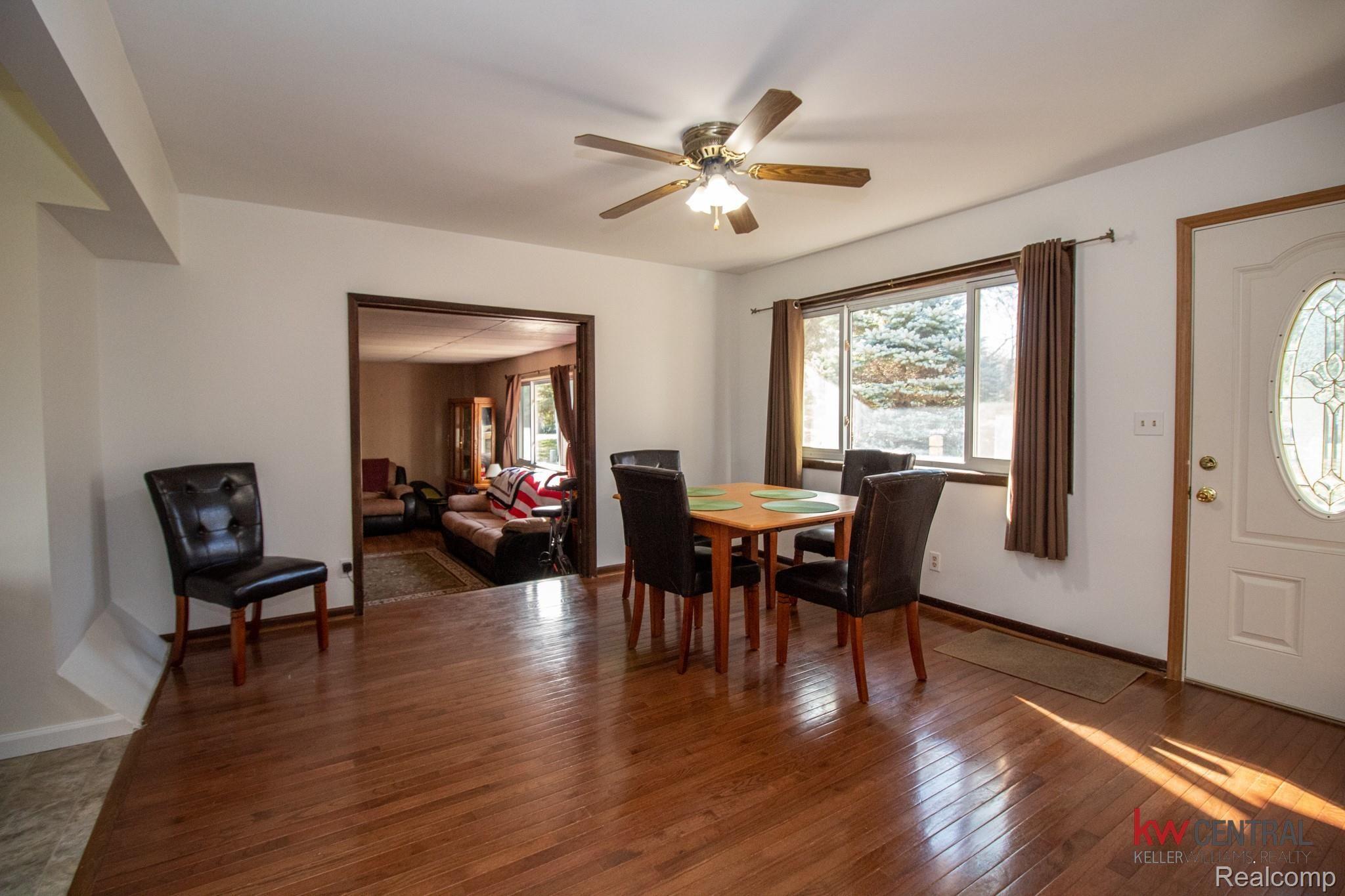 5032 Oakhill Road Clarkston, MI 48348 - Photo 5 of 27 Dining room 4.jpg
